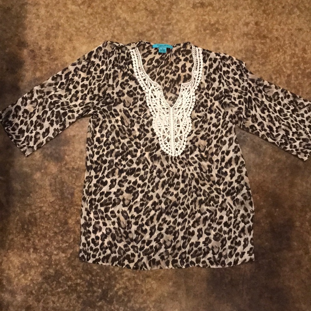 Sheer leopard shirt with lace Embellishment